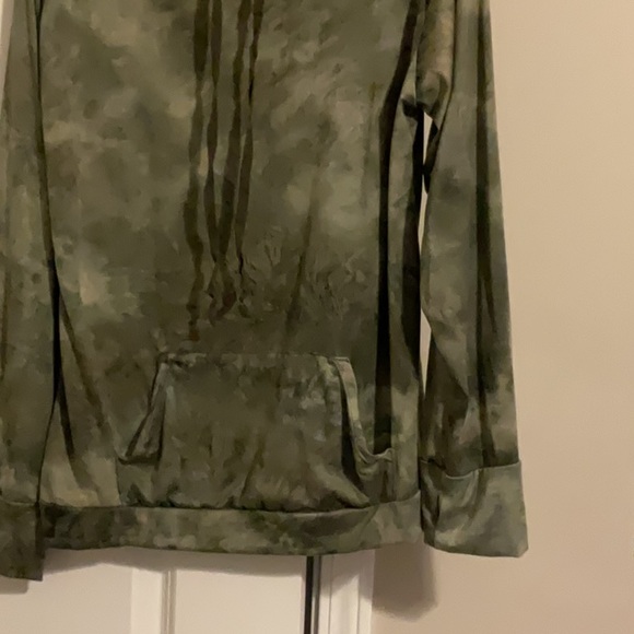 Hello Mello pull over - Picture 3 of 5